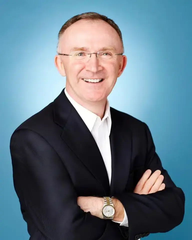 Peter-Gibbons-768x960.jpg