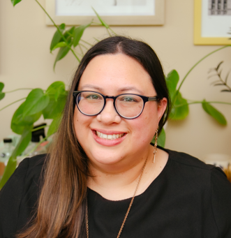 heather headshot cropped